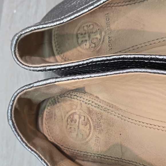 Tory Burch Womens Ruby Pewter silver Logo Flats Ballet shoes sz 9M - Picture 4 of 15